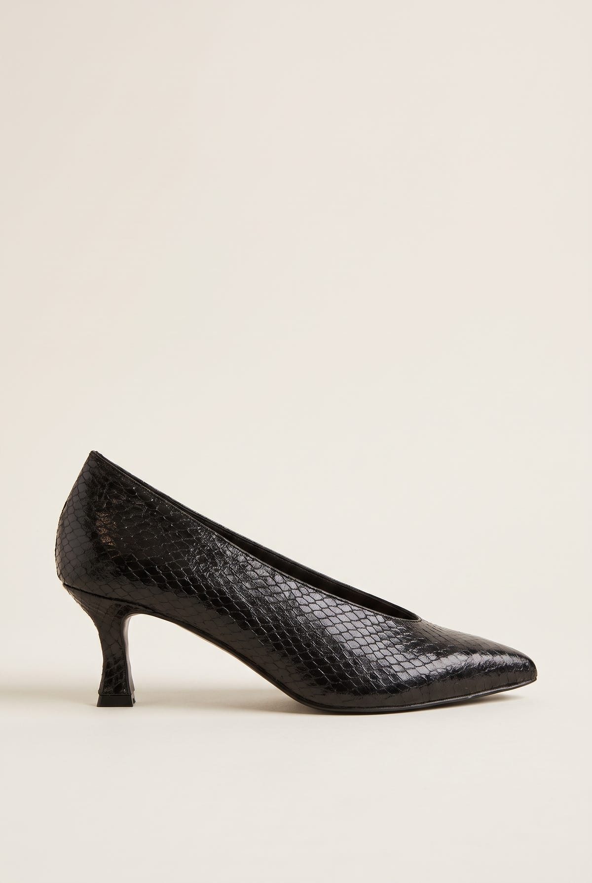 Side view of black snake-effect leather pump with a pointed toe, low-cut vamp and slim kitten heel