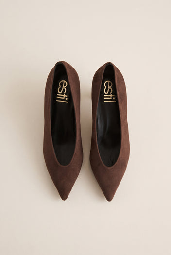 Top view of brown suede pointed pumps with a low-cut vamp and black leather insoles