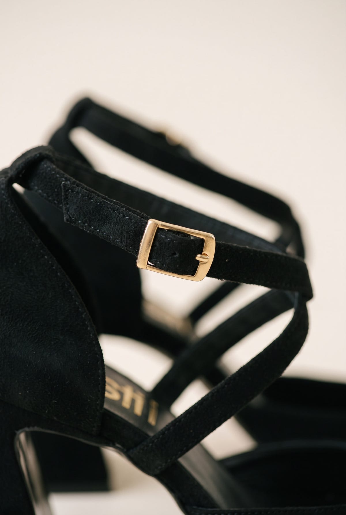 Block Heel Pumps Crossover Strap - Black Suede