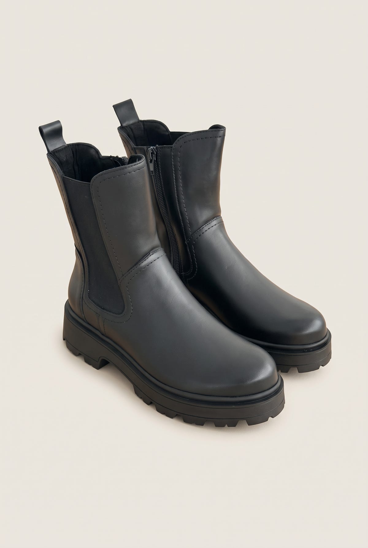 Chelsea Ankle Boots Chunky Sole - Black Matte