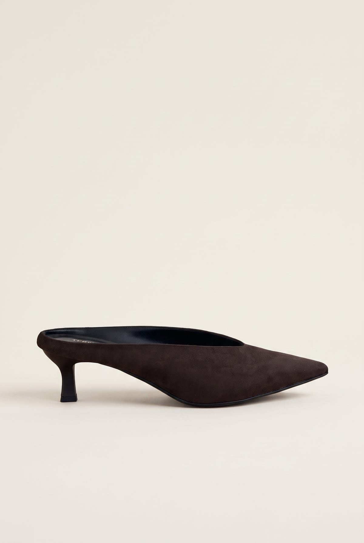 Mules con tacón kitten y escote en V - Ante Marrón
