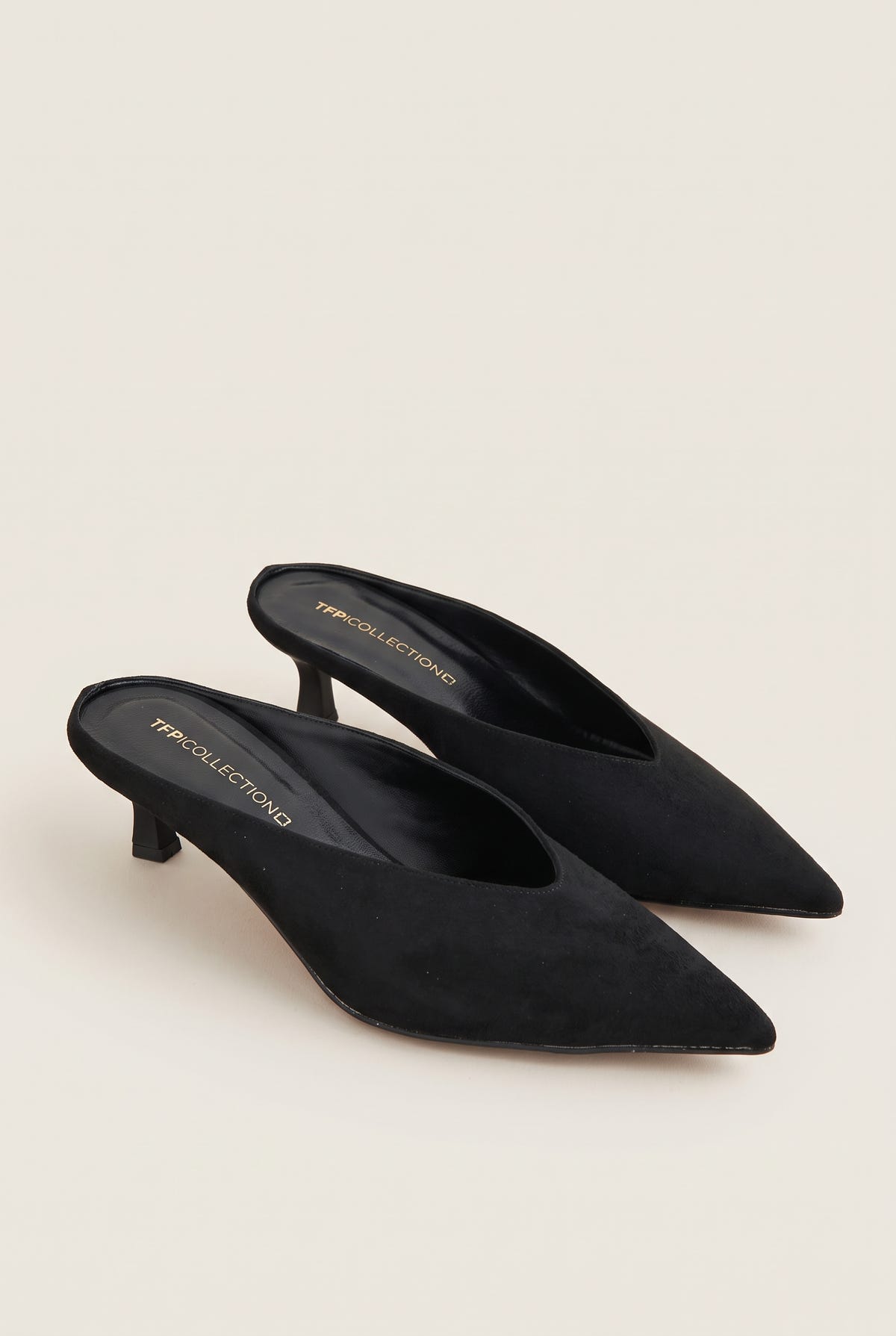 Mules con tacón kitten y escote en V - Ante Negro