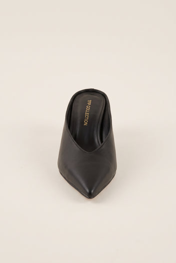 Mules con tacón kitten y escote en V - Negro Mate