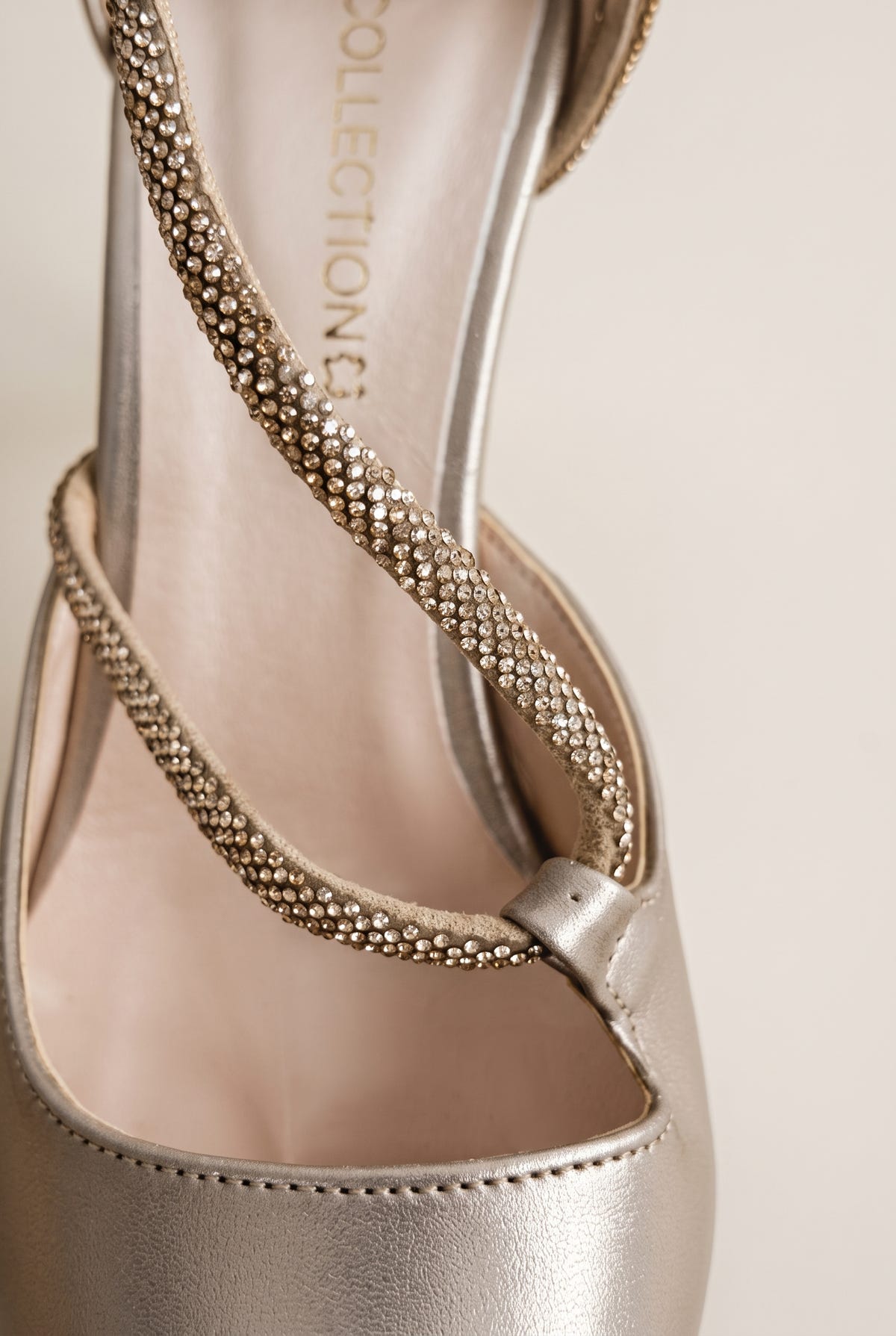 D'Orsay Pumps Strass Detail - Pearl Beige