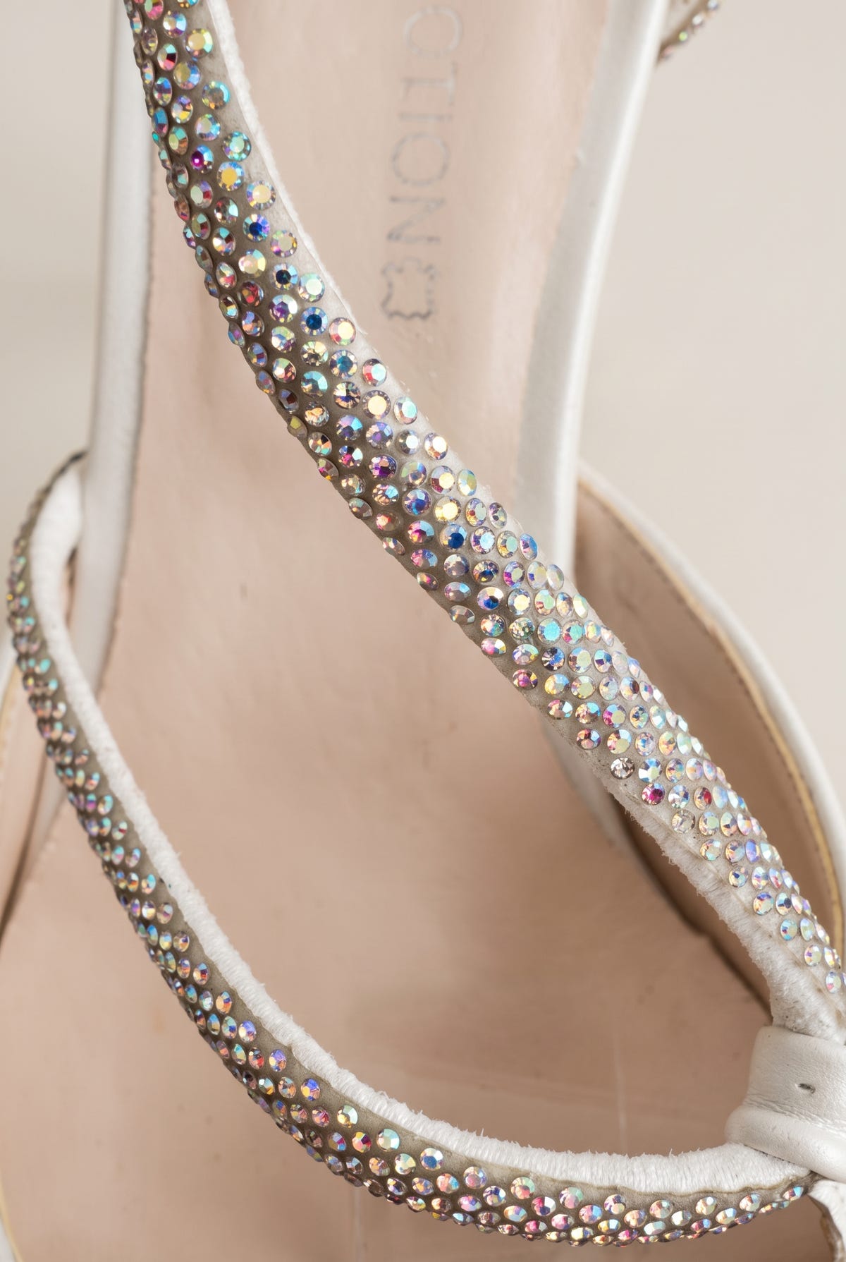 D'Orsay Pumps Strass Detail - White Pearl