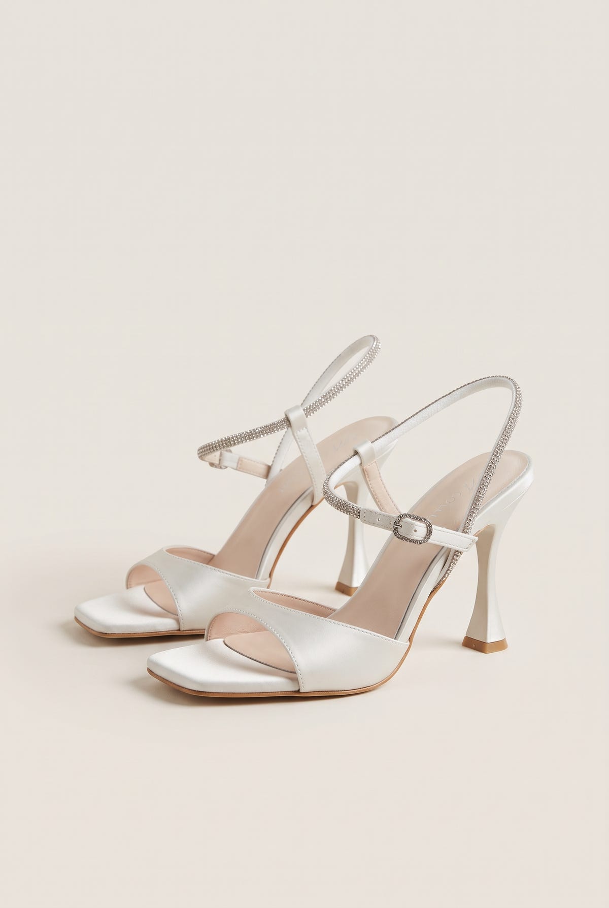 Sandálias de salto agulha com strass - Branco Pérola