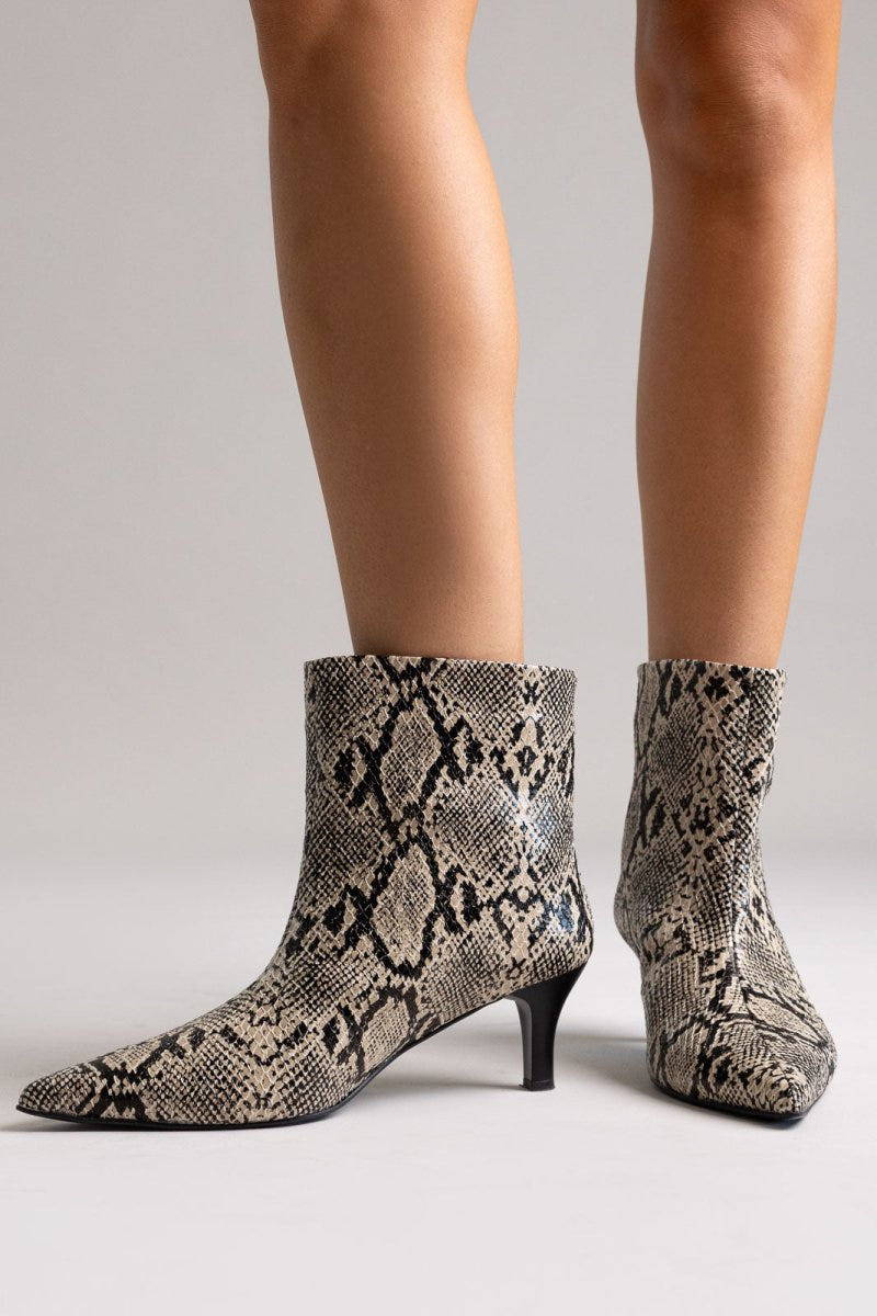 Ankle Boots Snake Print TFP - Ivory Black Snake Print - thefashionproject.gr - TFP