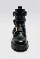 Ideal shoes - Biker Ankle Boots Cut Out Detail - Black Matte