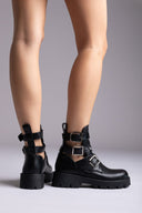 Ideal shoes - Biker Ankle Boots Cut Out Detail - Black Matte