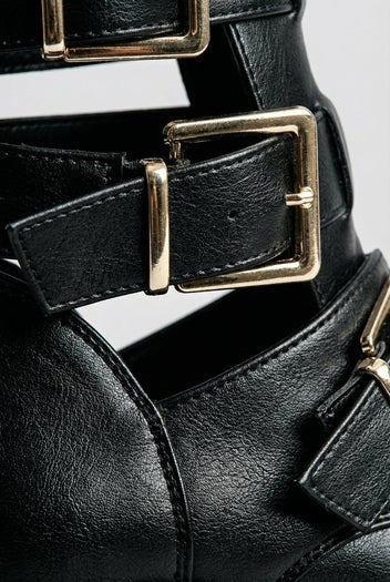 Ideal shoes - Biker Ankle Boots Cut Out Detail - Black Matte