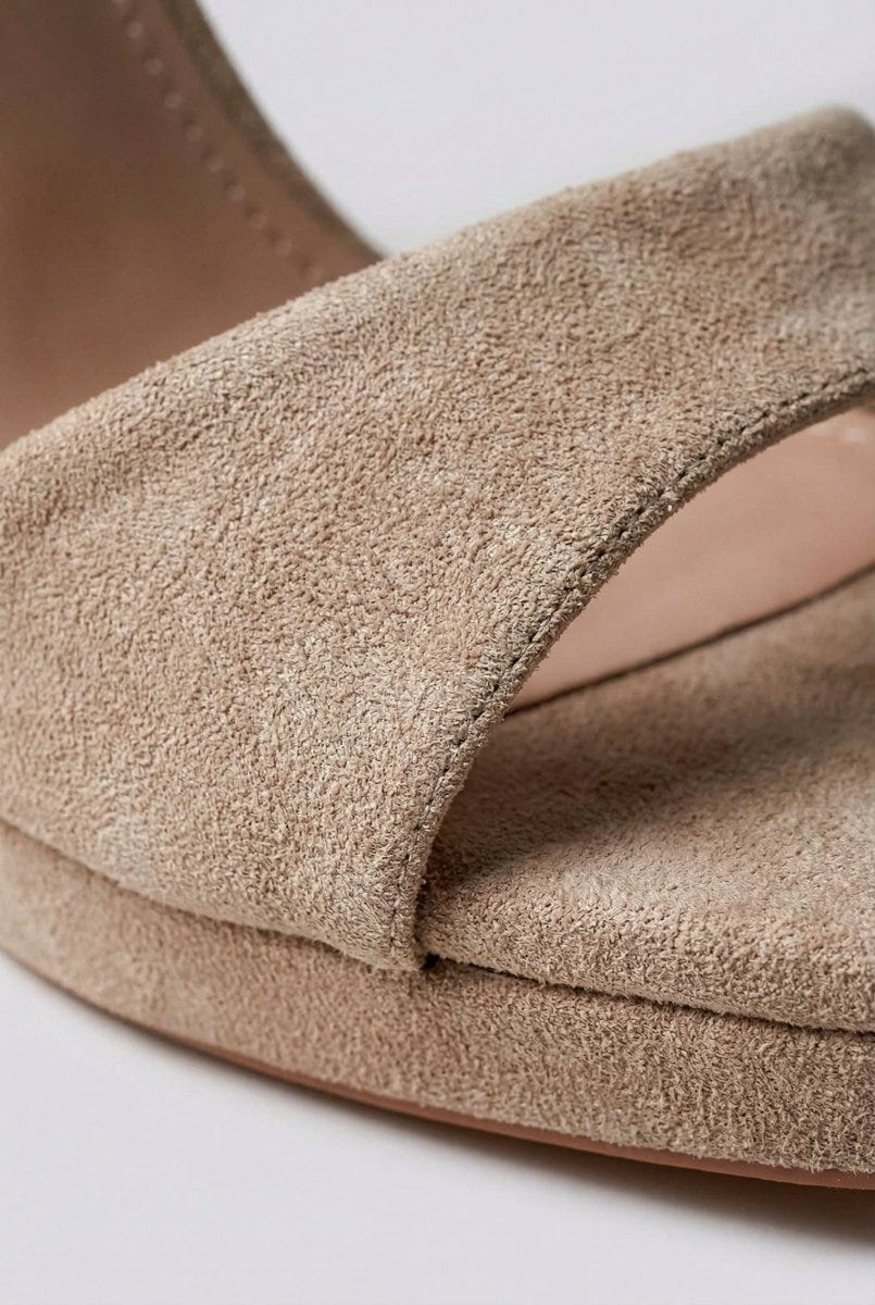 MARQUIIZ - Block Heel Sandals - Beige Suede
