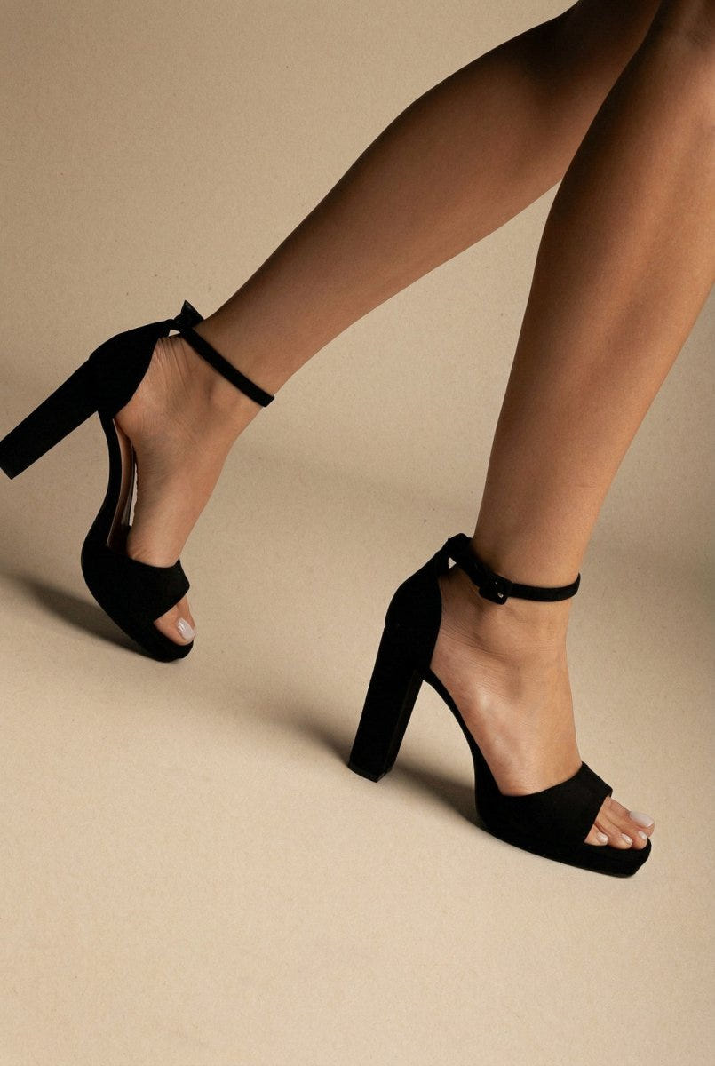 MARQUIIZ - Block Heel Sandals - Black Suede