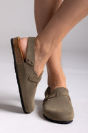 Clogs καστόρινα με λουράκι Plakton 181546 - Χακί ανοιχτό - thefashionproject.gr - Plakton