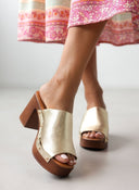 Clogs με χρυσά τρουκς Erynn - Χρυσό - thefashionproject.gr - ERYNN