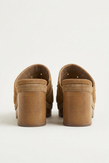 CARMELA - Clogs Studded Detail - Camel Suede