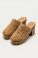 CARMELA - Clogs Studded Detail - Camel Suede