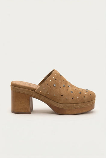 CARMELA - Clogs Studded Detail - Camel Suede