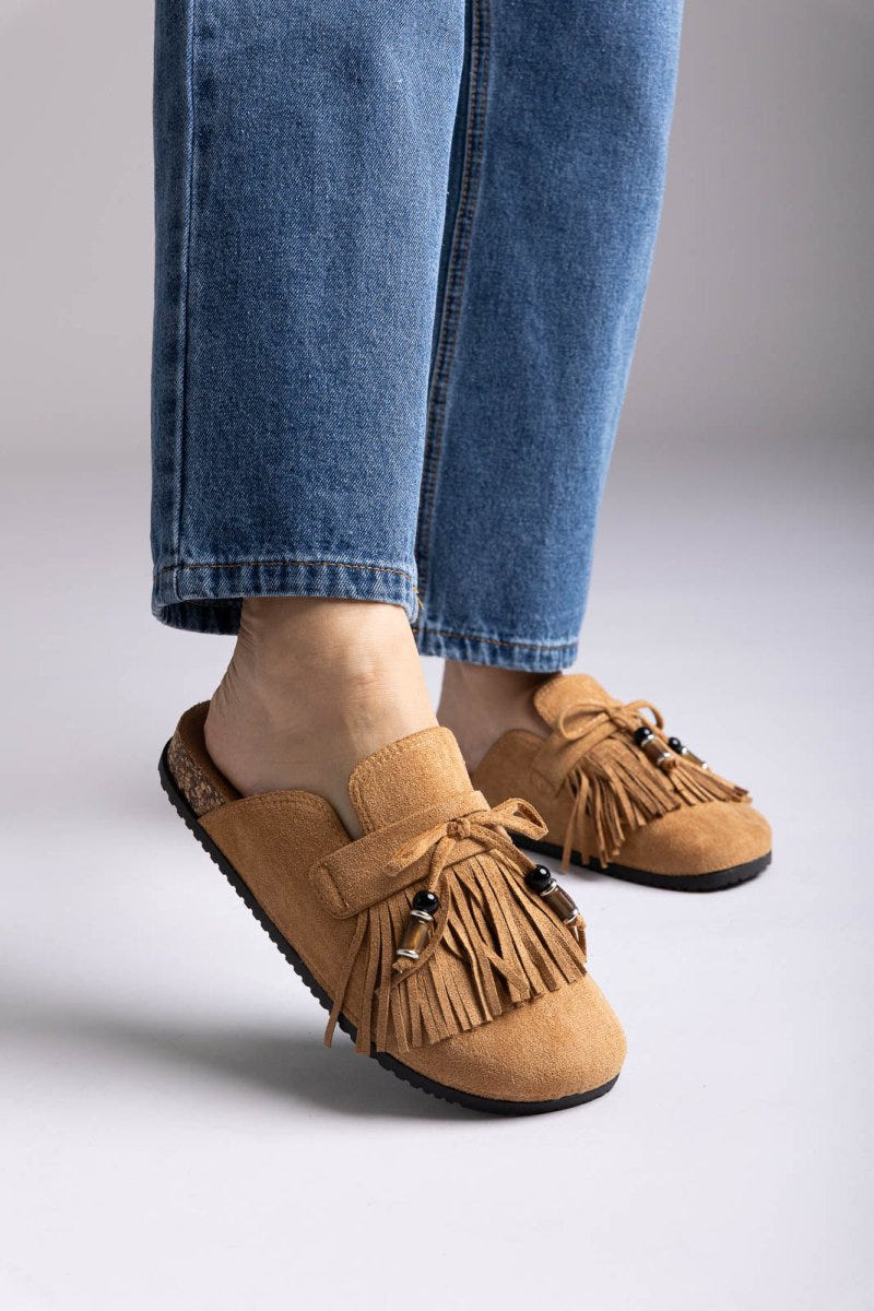 ERYNN - Comfort Clogs - Camel Suede