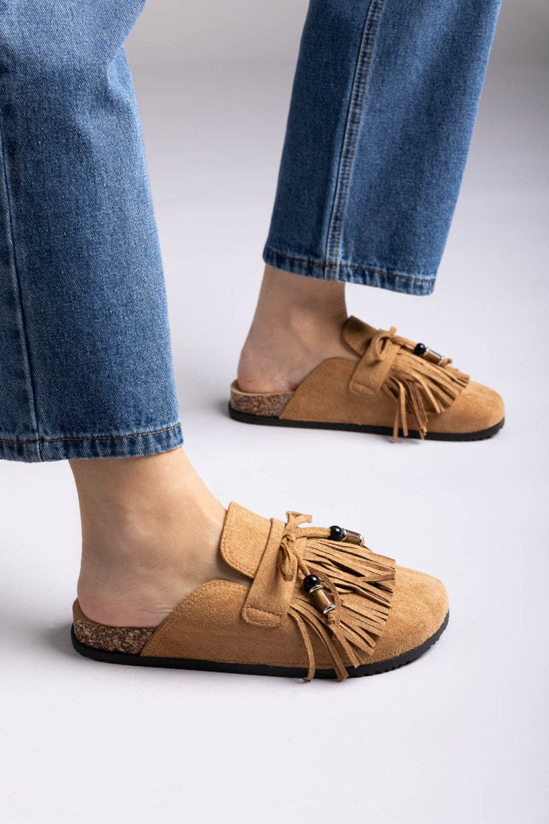 ERYNN - Comfort Clogs - Camel Suede