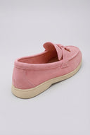 Ideal shoes - Comfort Loafers with Metal Detail - Pink Suede
