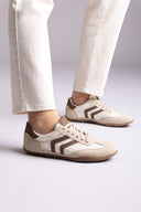 ERYNN - Comfort Low Top Sneakers - Beige Suede