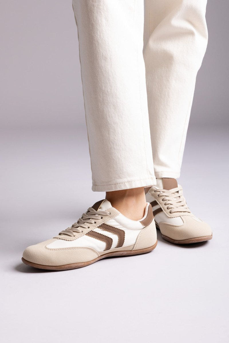 ERYNN - Comfort Low Top Sneakers - Beige Suede