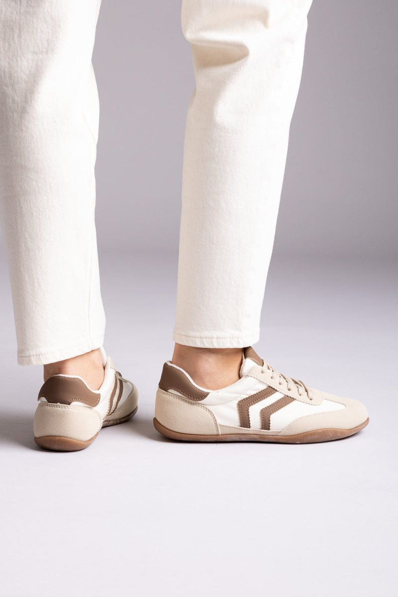 ERYNN - Comfort Low Top Sneakers - Beige Suede