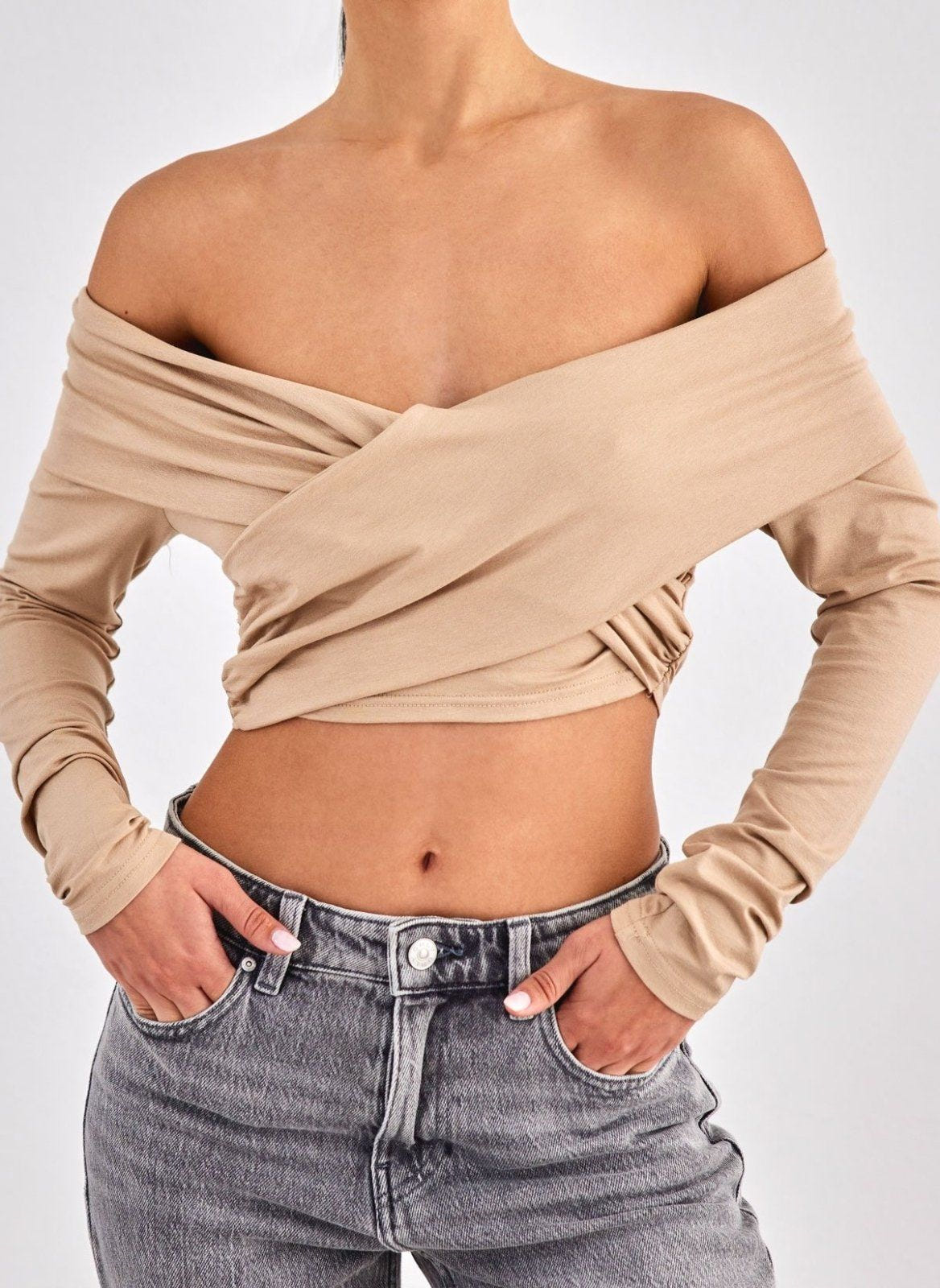 Crop top με κρουαζέ σχέδιο Different Shop 01 - 224 - Μπεζ - thefashionproject.gr - DIFFERENT - SHOP