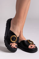 Δερμάτινα σανδάλια με oversize τοκά RAGAZZA