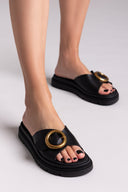 Δερμάτινα σανδάλια με oversize τοκά RAGAZZA