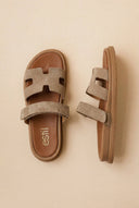 Suede Velcro Sandals - Taupe-Flatform Sandals, Leather Sandals, Sandals, Shoes, Estil, Women’s Collection, All, Summer Shoes Sale, Summer Sandals Sale, Sales, All but outlet, Last Pieces Shoes, Editor’s Choice, Shoes Sales, Recommended products (Seguno), Gifts 50€ & Under, The Fashion Edit, Last Pieces, Leather Shoes, SS 2026 Collection, TFP/Estil, Sandals New & Selected, Sandals SALE, TEST — Best Sellers (Mini-PDP copy, not published)