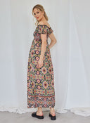 Εμπριμέ φόρεμα με σούρες - Μαύρο - thefashionproject.gr - The Fashion Project