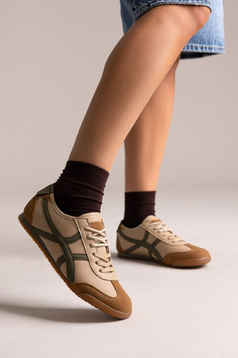 Low Top Bicolor Sneakers - Green