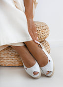 Εσπαντρίγιες platforms με δέσιμο στο πλάι - Λευκό - thefashionproject.gr - Alta Moda