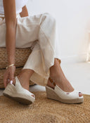 Εσπαντρίγιες platforms με δέσιμο στο πλάι - Μπεζ - thefashionproject.gr - Alta Moda
