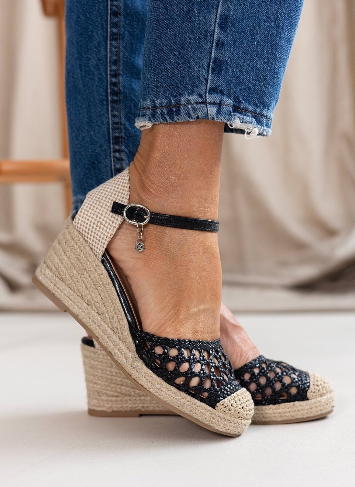 Εσπαντρίγιες platforms με πλεκτό σχέδιο Xti 142893 - Μαύρο - thefashionproject.gr - Xti Footwear