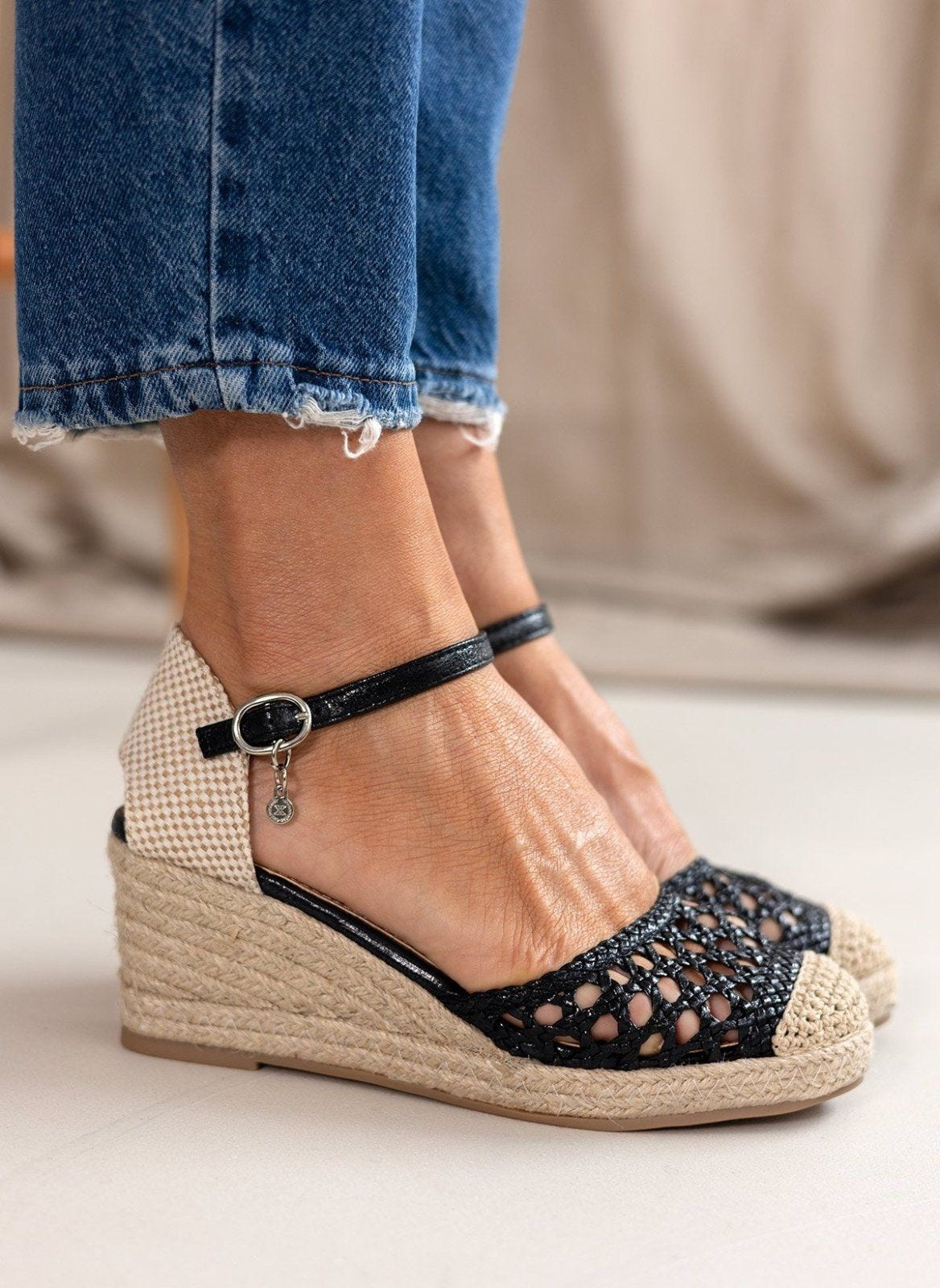 Εσπαντρίγιες platforms με πλεκτό σχέδιο Xti 142893 - Μαύρο - thefashionproject.gr - Xti Footwear