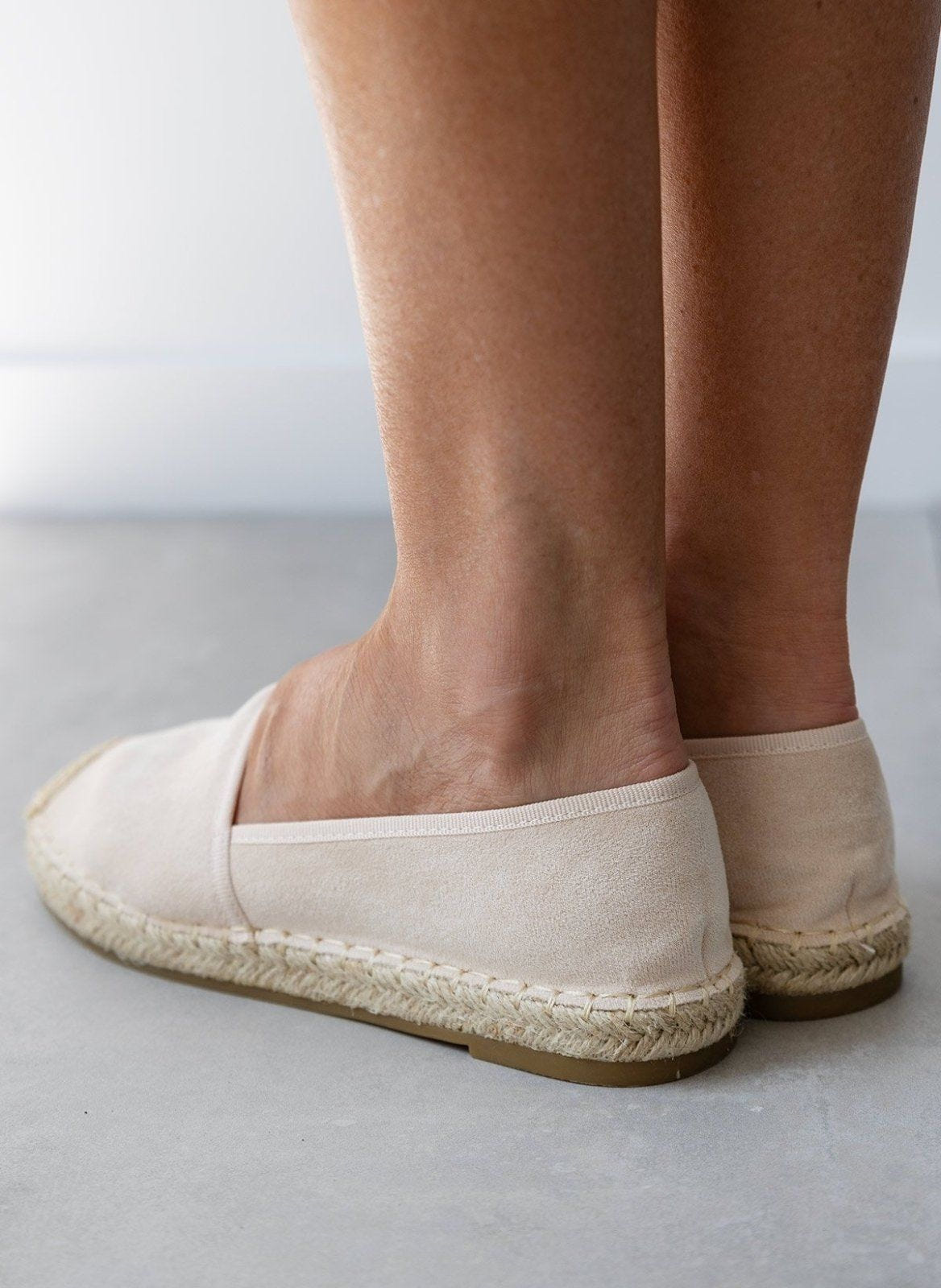 Εσπαντρίγιες suede με εξωτερική ραφή - Μπεζ - thefashionproject.gr - Super Mode