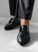 Μοκασίνια μυτερά με μεταλλικό στοιχείο Estil 