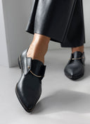 Μοκασίνια μυτερά με μεταλλικό στοιχείο Estil 