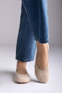 Ideal shoes - Flat Ballet Flats - Beige Suede