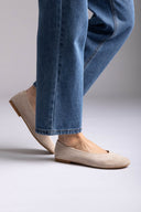 Ideal shoes - Flat Ballet Flats - Beige Suede
