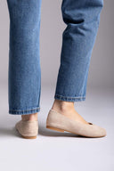 Ideal shoes - Flat Ballet Flats - Beige Suede