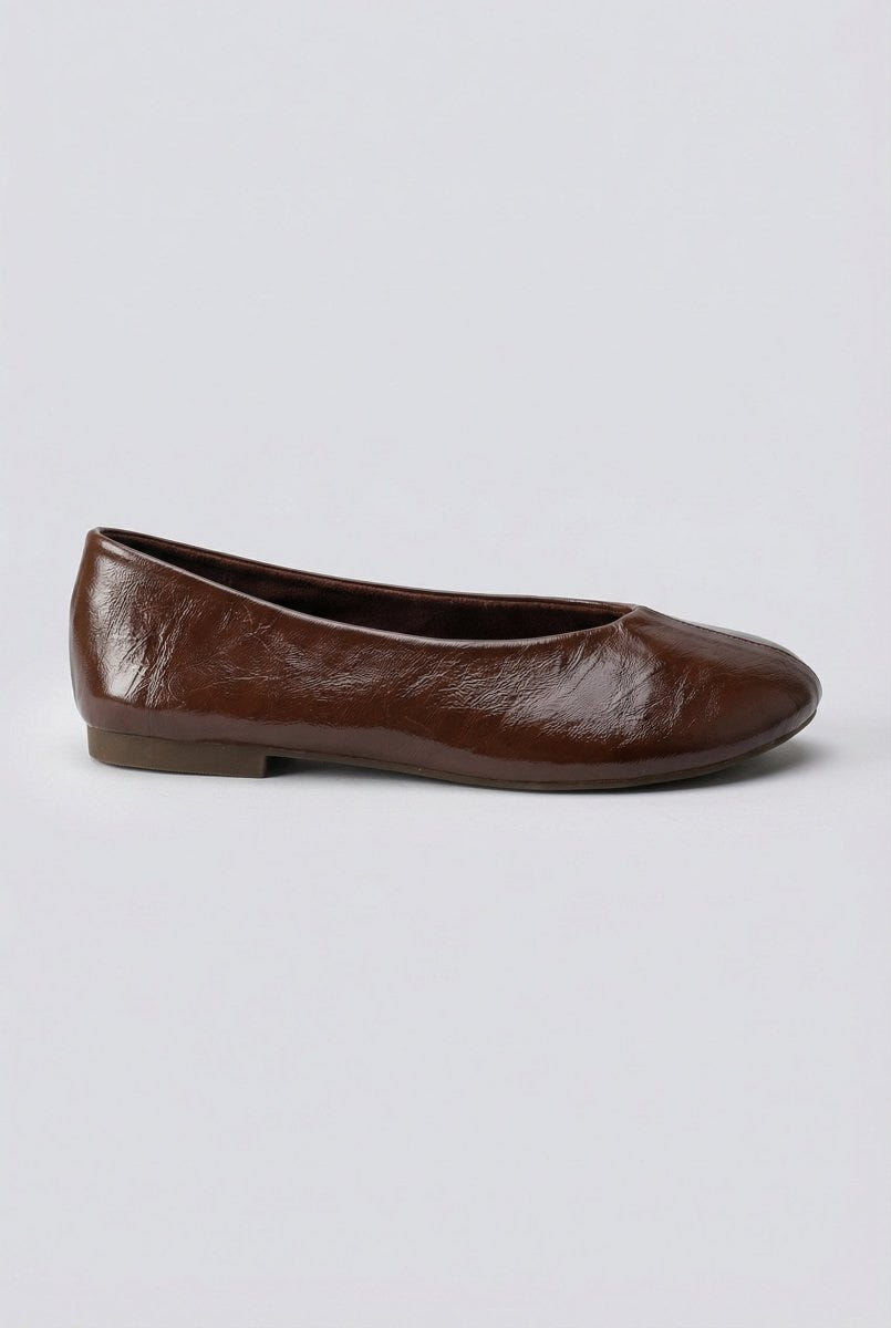 Ideal shoes - Flat Ballet Flats - Brown Matte
