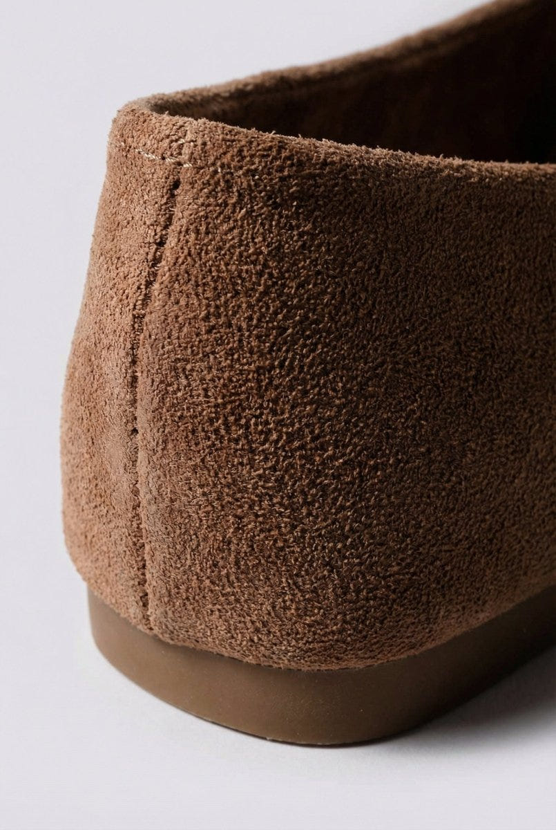 Ideal shoes - Flat Ballet Flats - Brown Suede