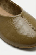 Ideal shoes - Flat Ballet Flats - Olive Matte
