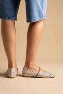 Ideal shoes - Flat Ballet Flats V Cut - Beige Matte