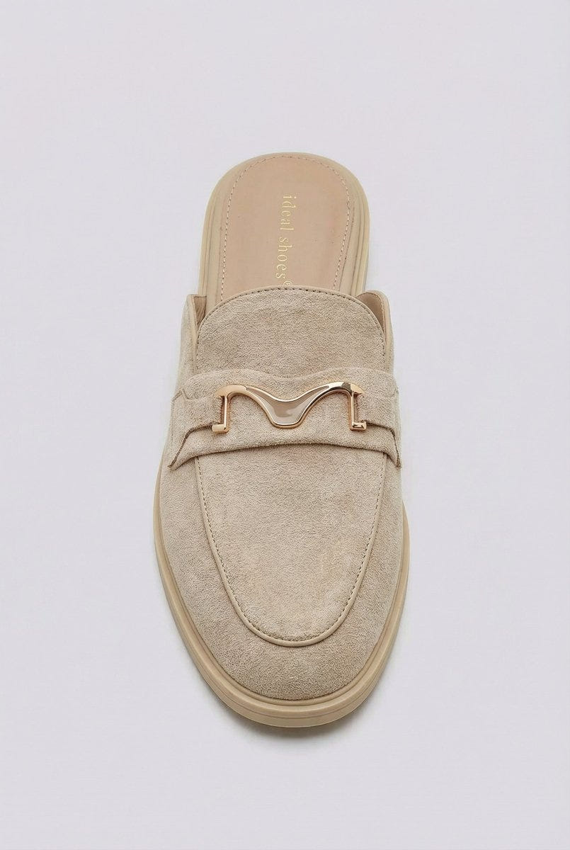 Ideal shoes - Flat Mules with Metal Detail - Beige Suede