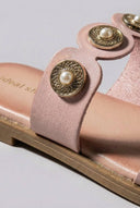 Ideal shoes - Flat Sandals Metallic Details - Nude