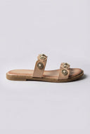 Ideal shoes - Flat Sandals Metallic Details - Nude